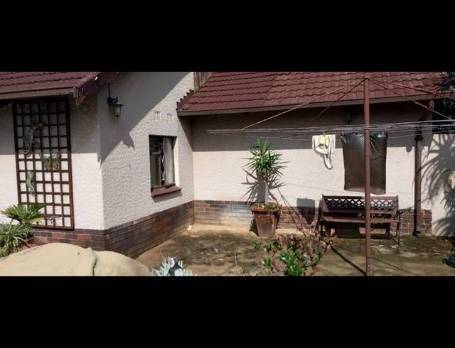 3 BEDROOM HOUSE FOR SALE IN MARLANDS
